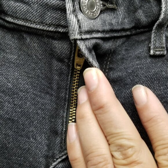 Levis Jeans Womens 26 Black 711 Skinny Stretch Denim *Read* - Picture 4 of 16